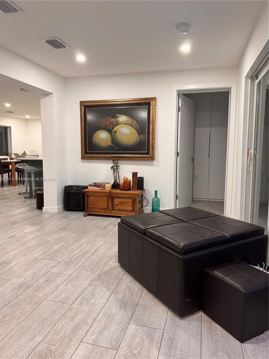 BOULEVARD PARK ISLES SEC - Residential