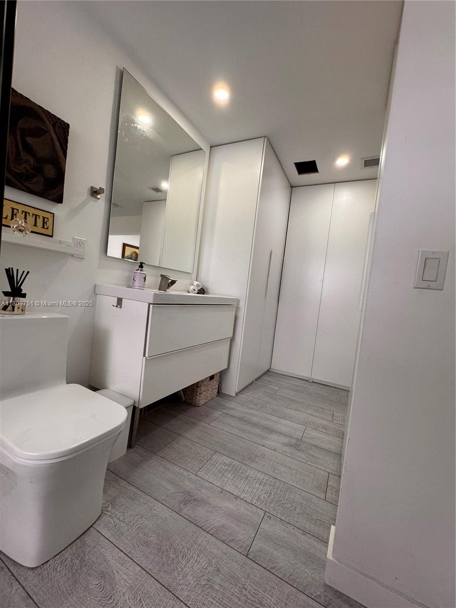 BOULEVARD PARK ISLES SEC - Residential
