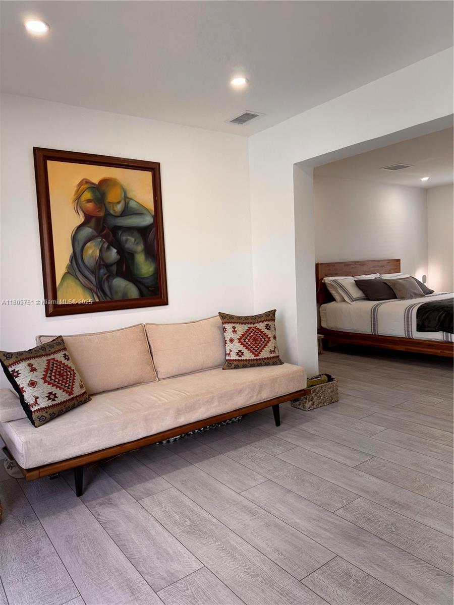 BOULEVARD PARK ISLES SEC - Residential