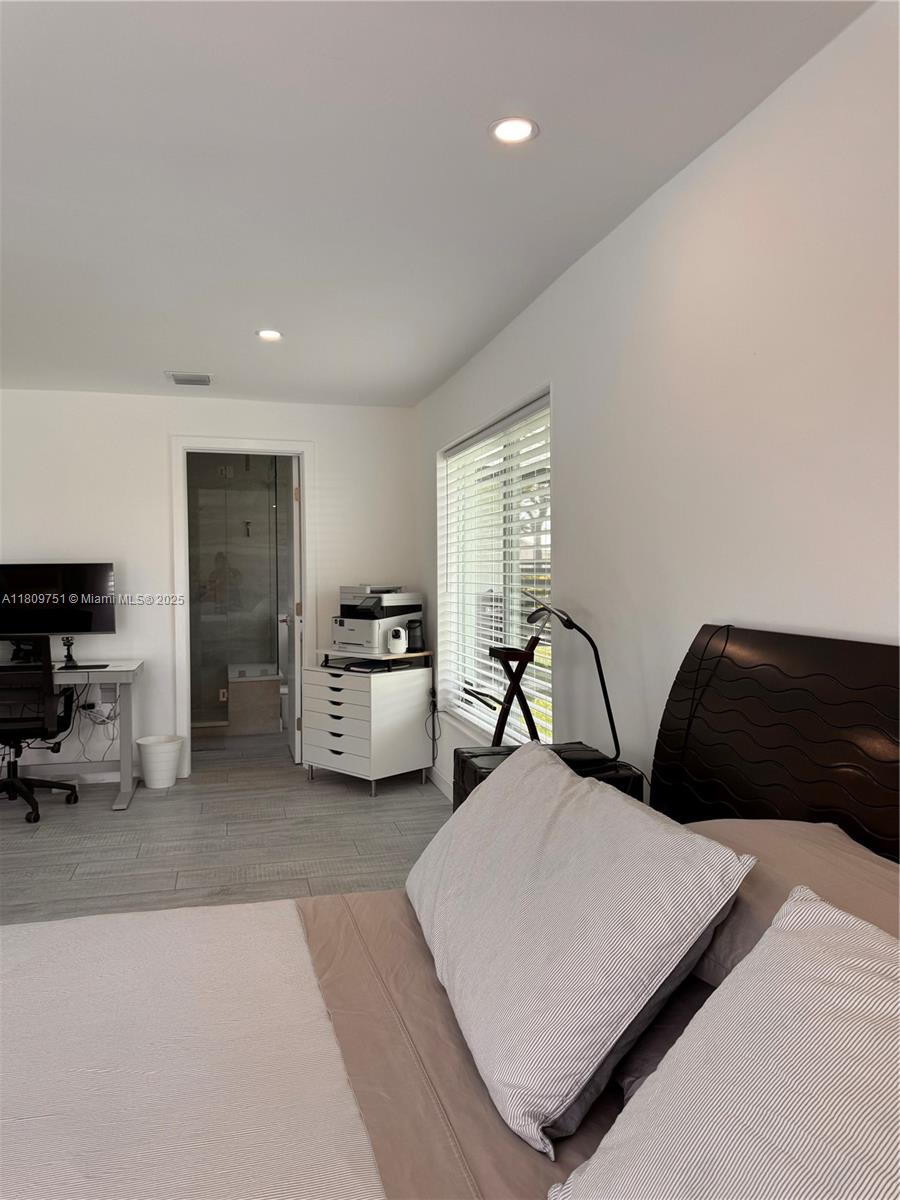 BOULEVARD PARK ISLES SEC - Residential