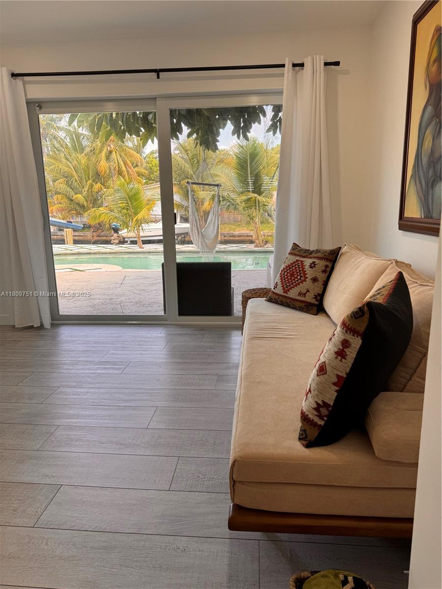 BOULEVARD PARK ISLES SEC - Residential