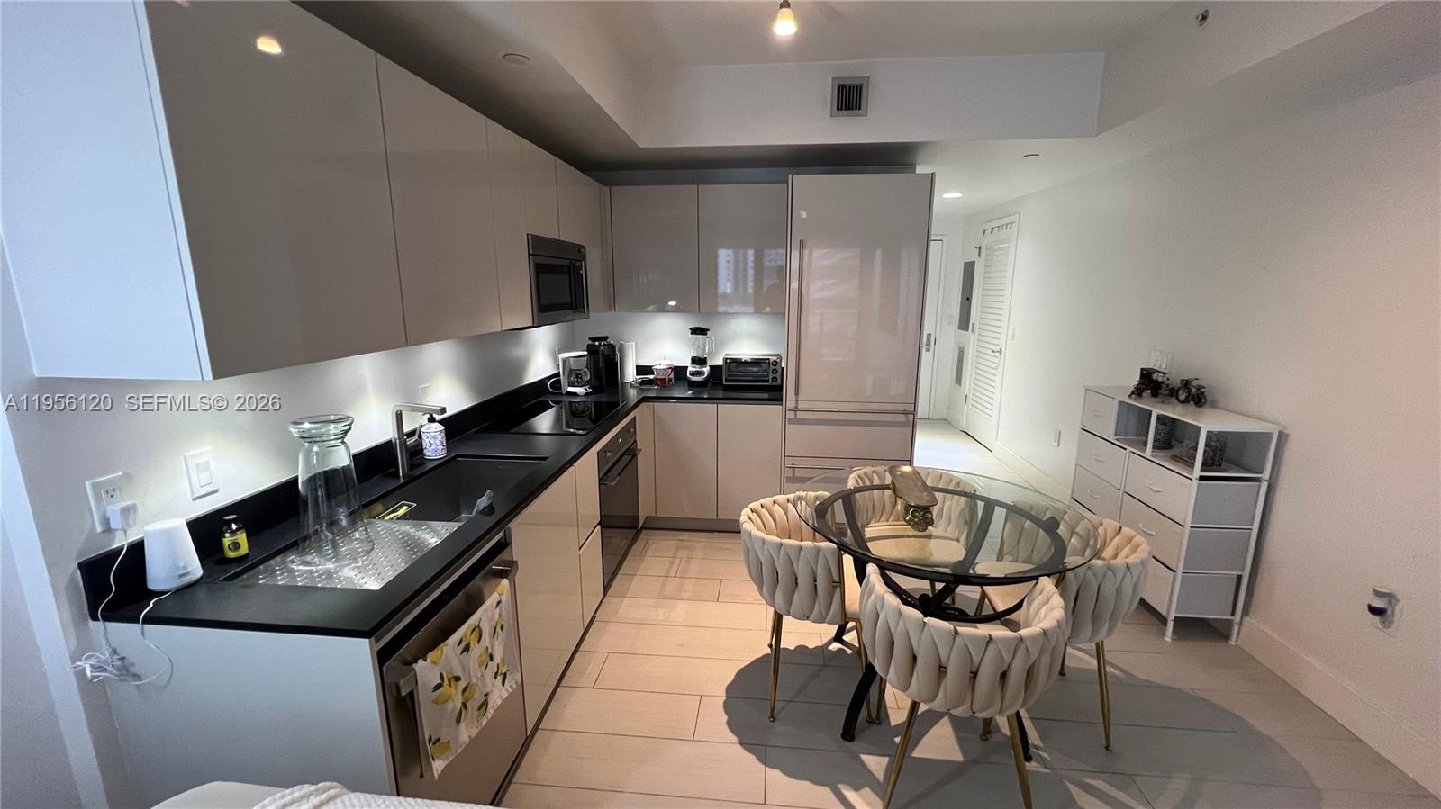 1010 Brickell Ave 1510