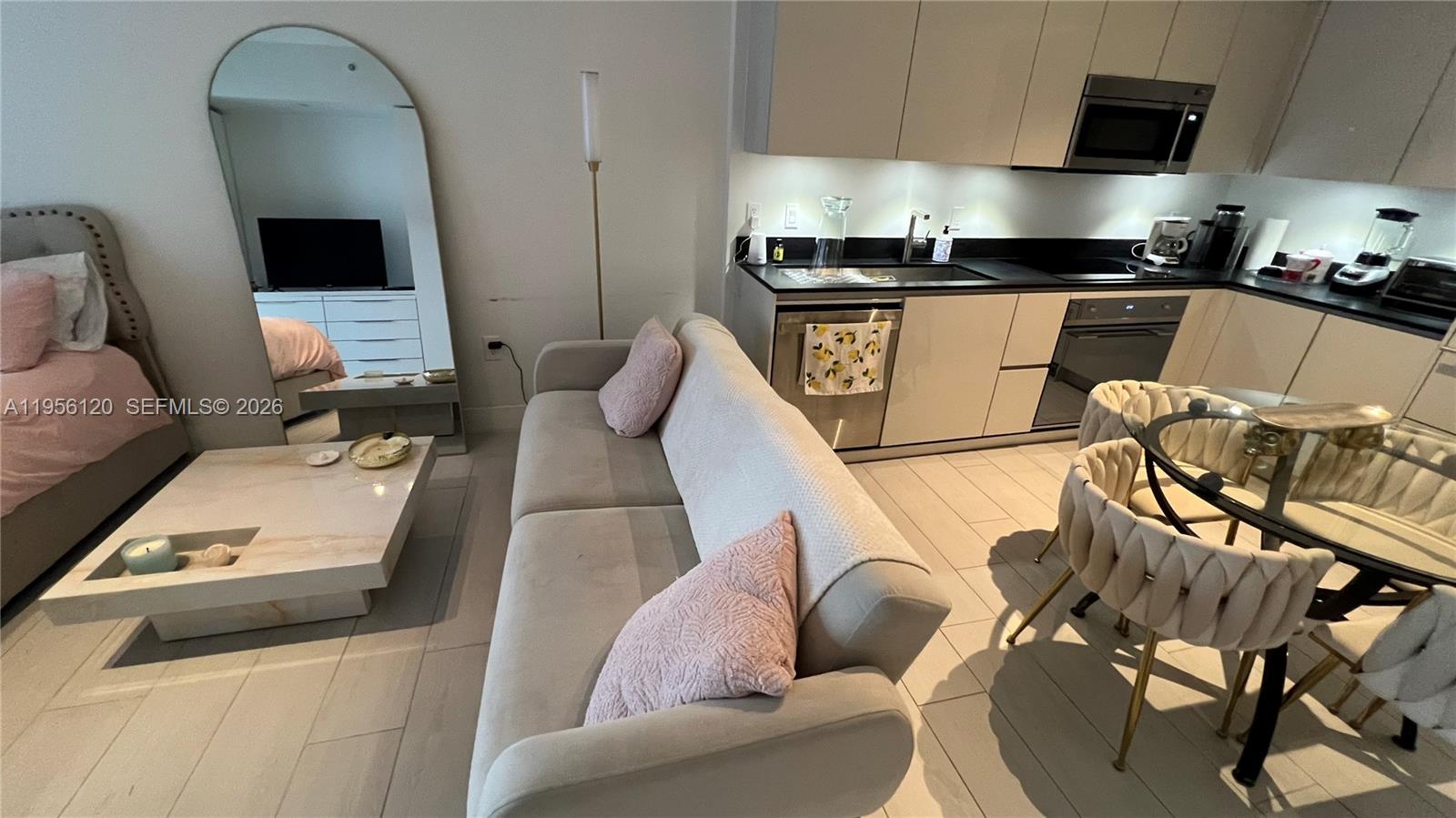 1010 Brickell Ave 1510