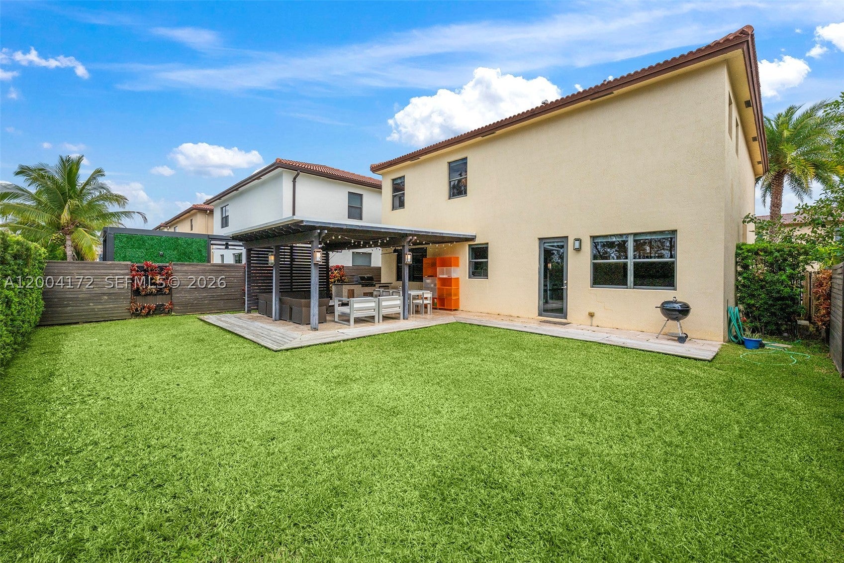 9890 NW 86th Ter