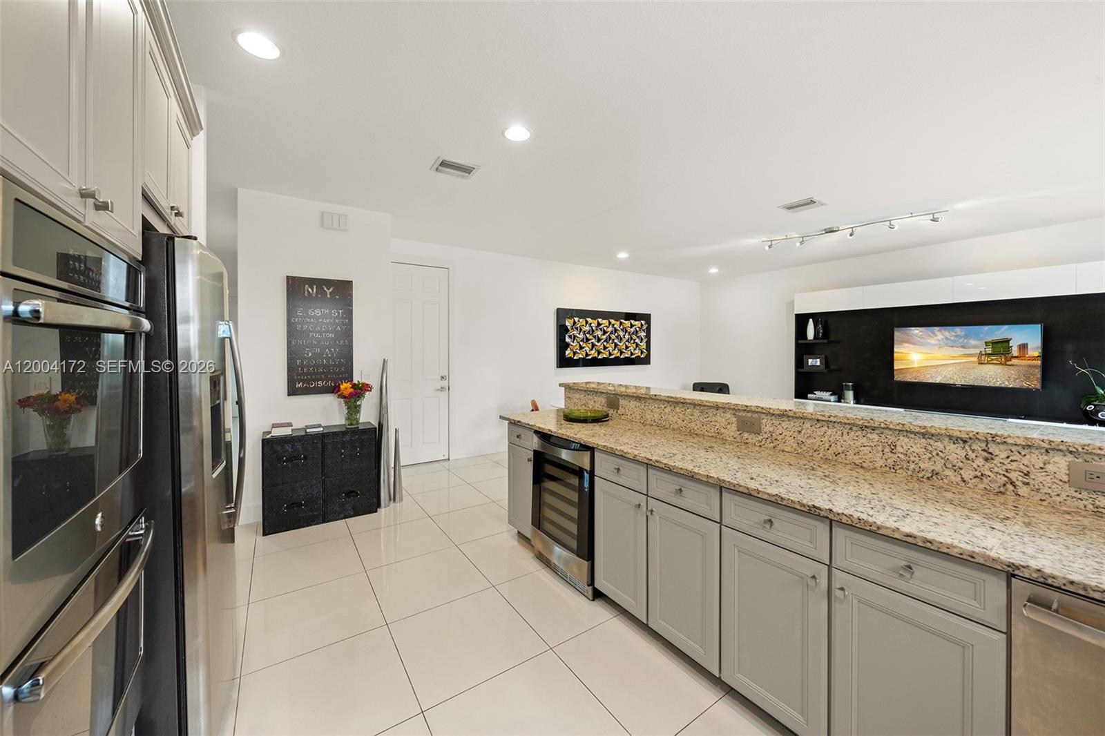 DORAL BREEZE - Residential
