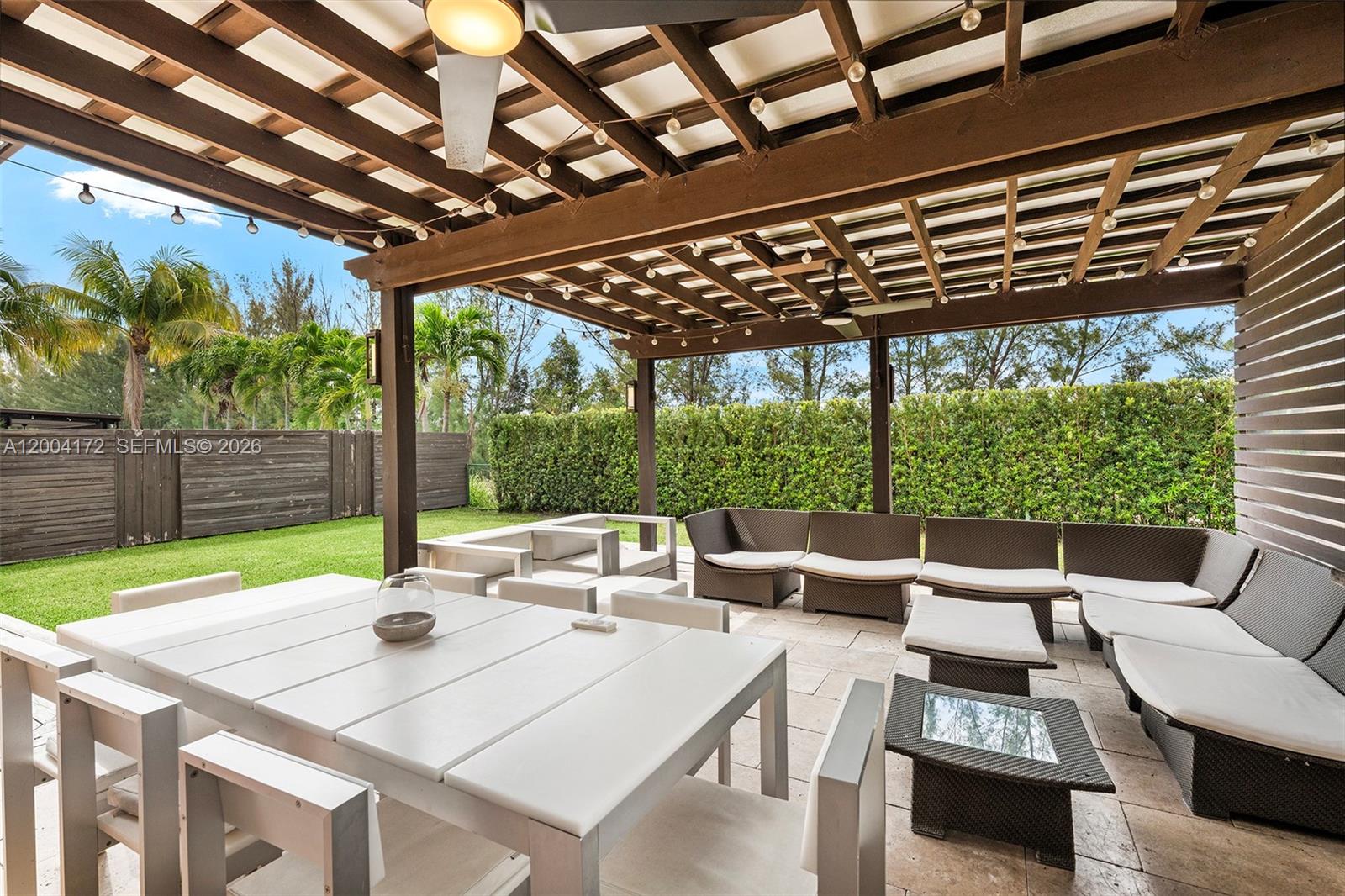 DORAL BREEZE - Residential