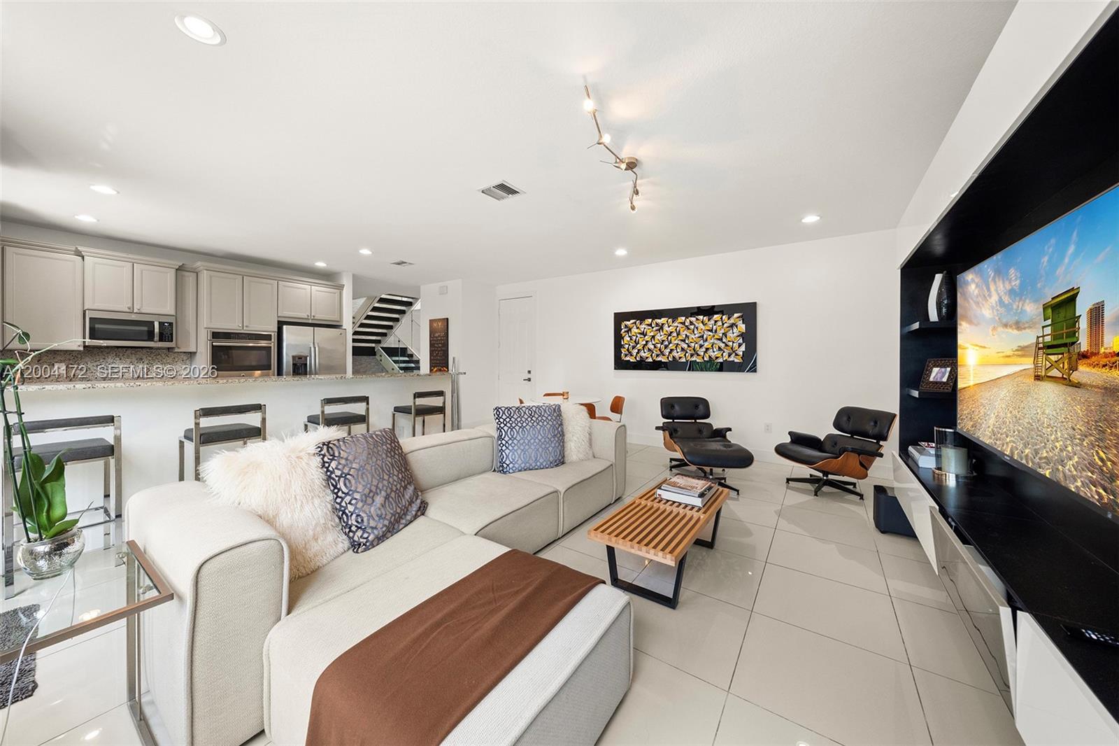 DORAL BREEZE - Residential