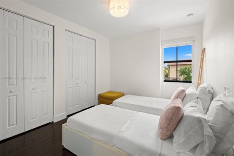 Tiny photo for 9890 NW 86th Ter, Doral, FL 33178 (MLS # A12004172)