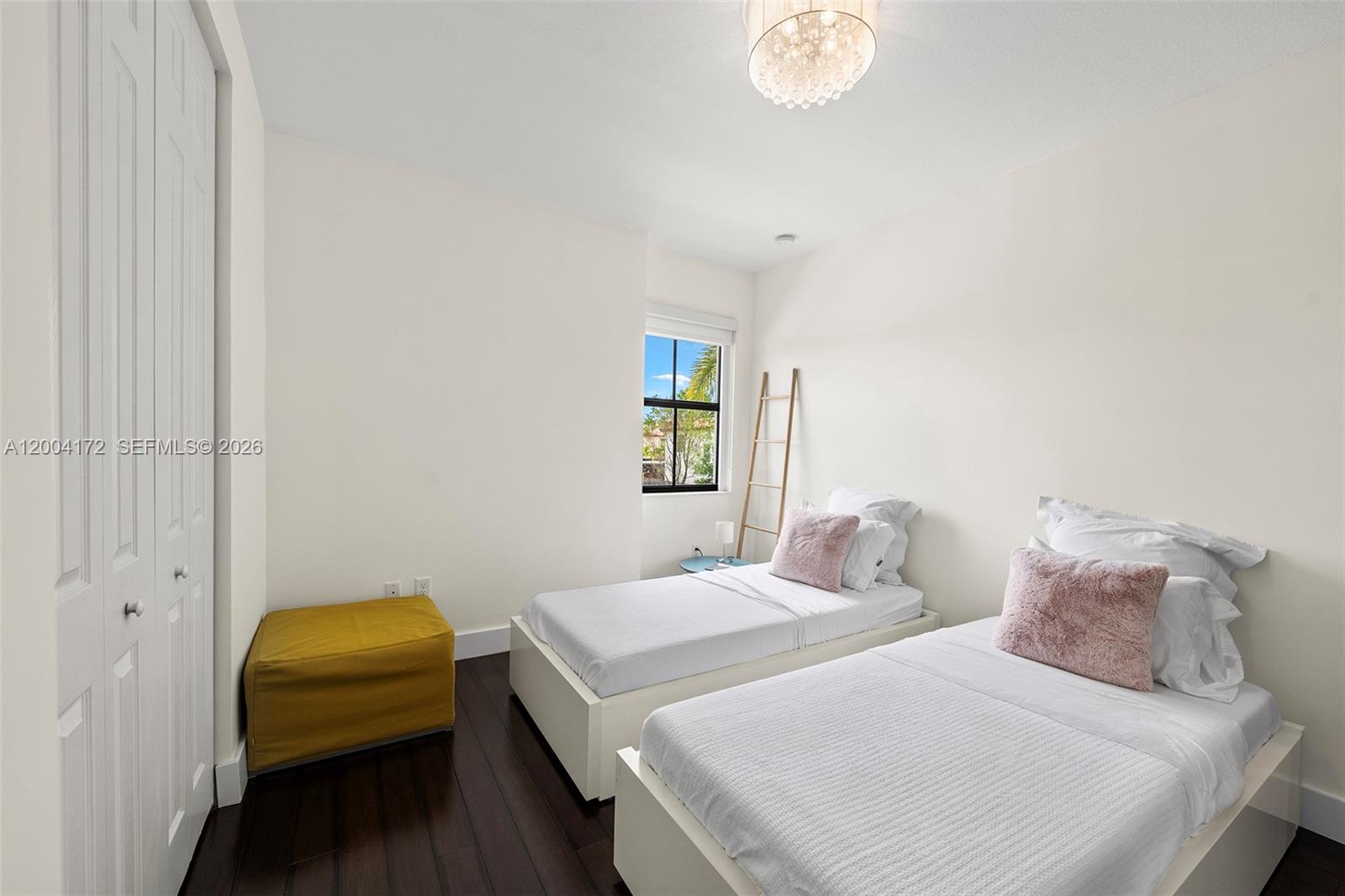 DORAL BREEZE - Residential