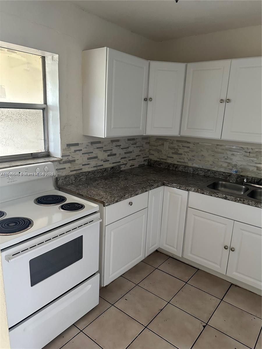 CORONA DEL MAR - Residential Income