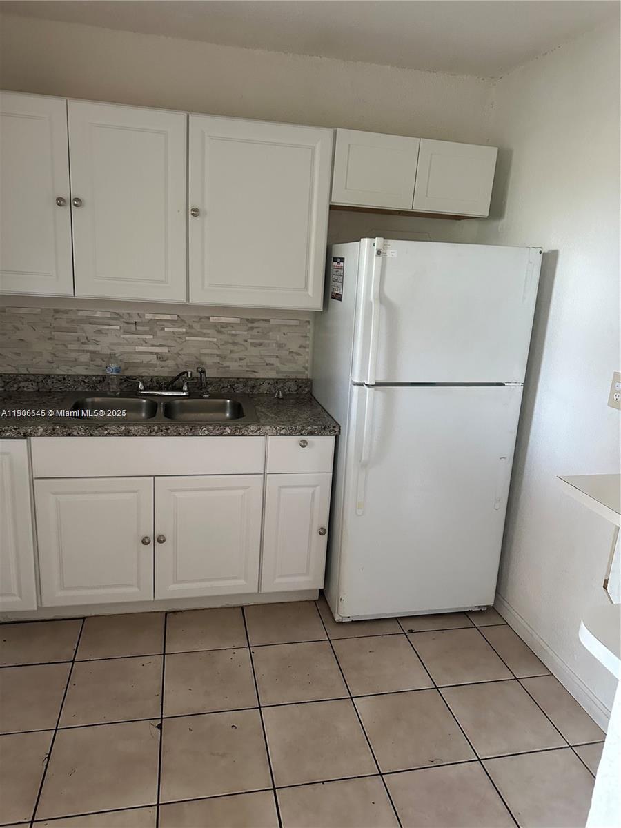 CORONA DEL MAR - Residential Income