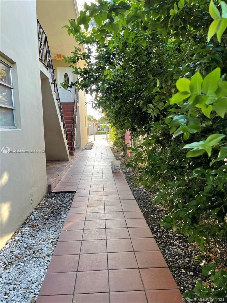 CORONA DEL MAR - Residential Income