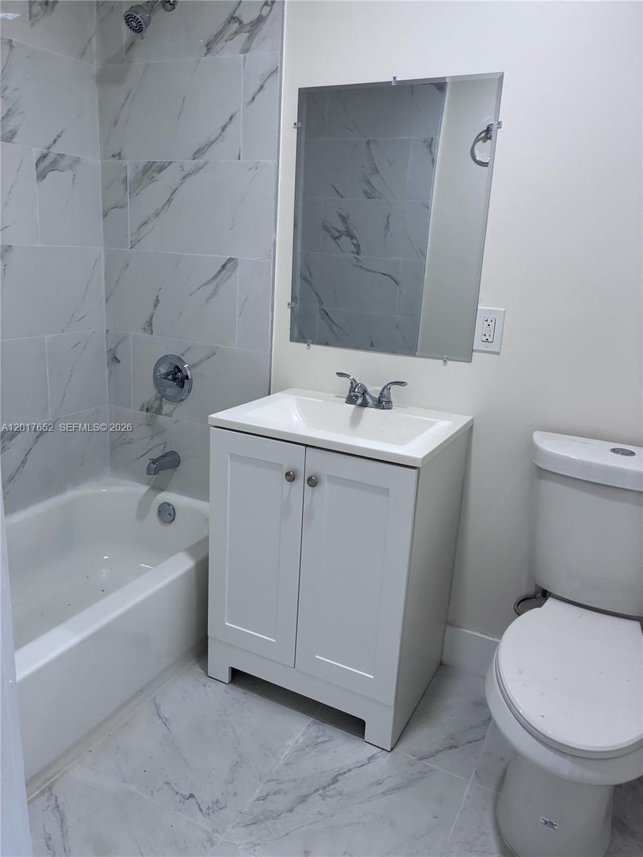 433 SW 6th St 15