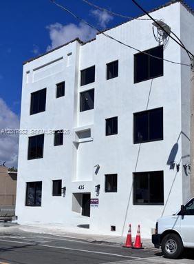 433 SW 6th St 15