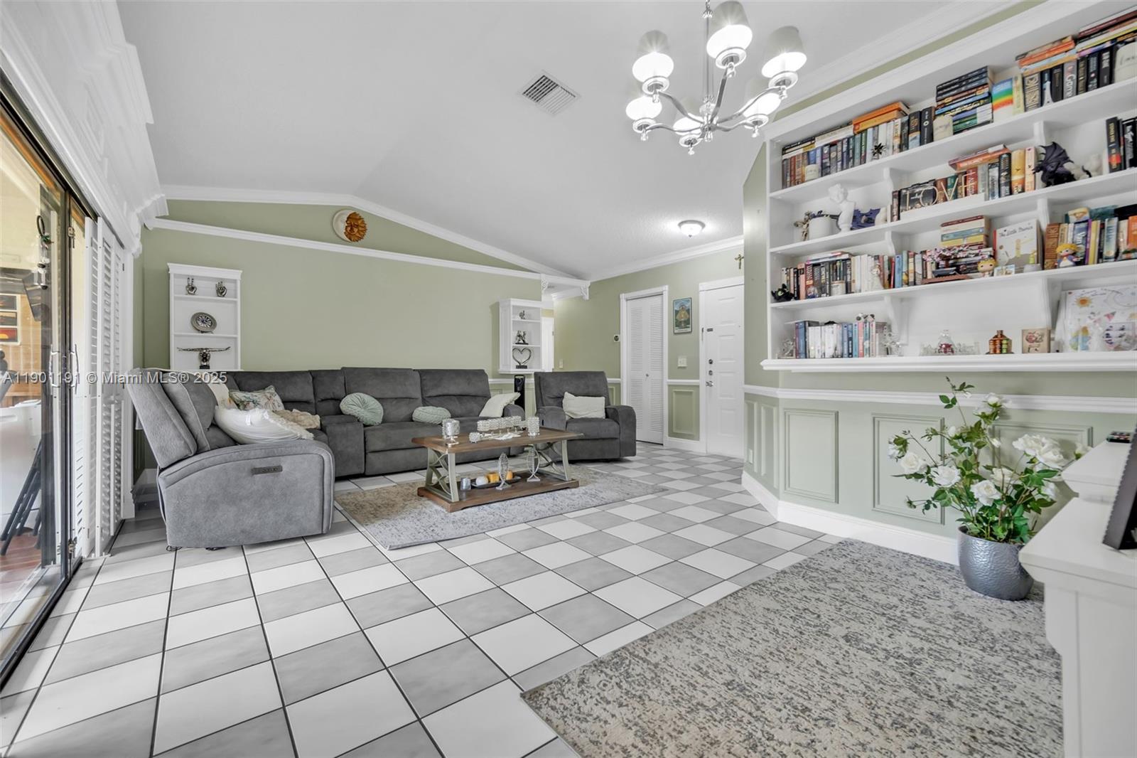 10640 NW 32nd St
