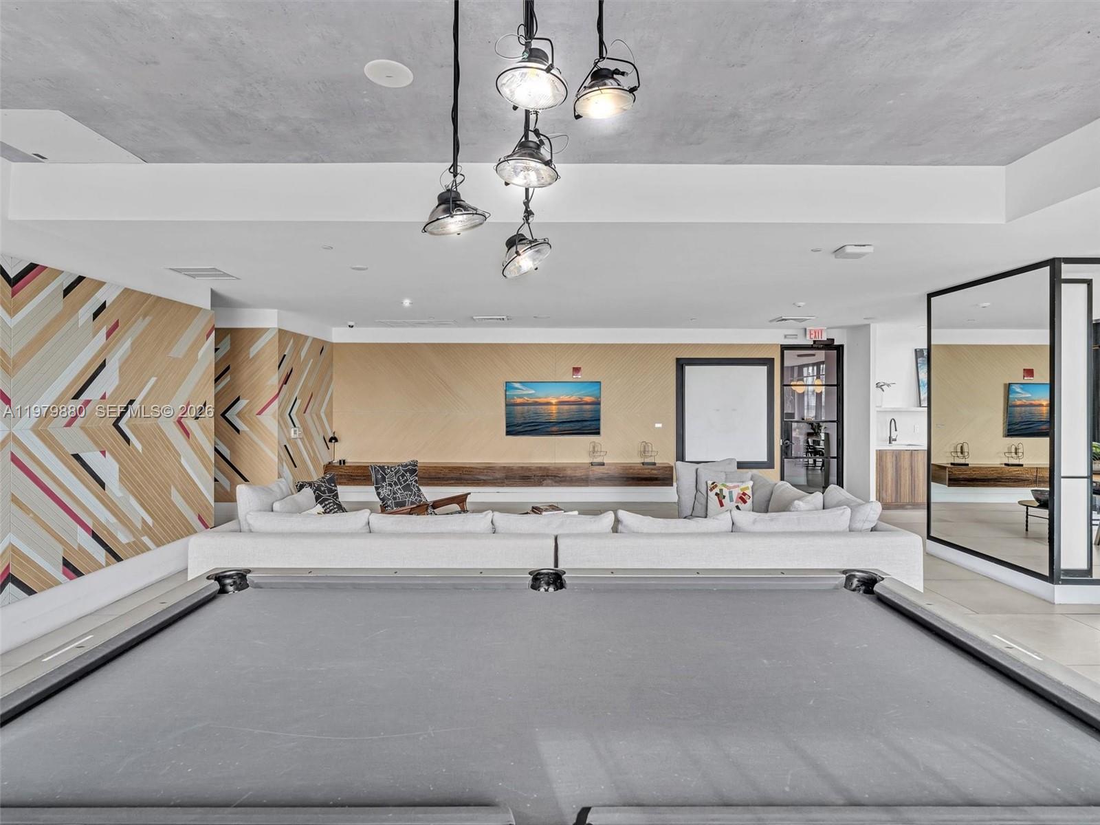 3401 MIDTOWN CONDO - Residential Lease