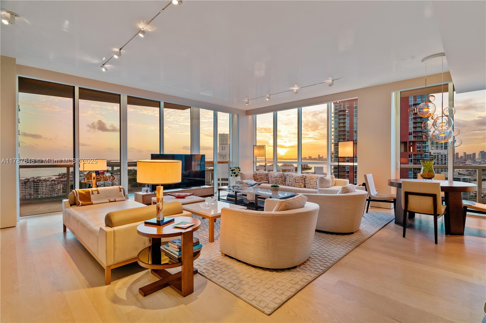 Rental Property at 50 S Pointe Dr 2703, Miami Beach, Miami-Dade County, Florida - Bedrooms: 3 
Bathrooms: 4  - $30,000 MO.
