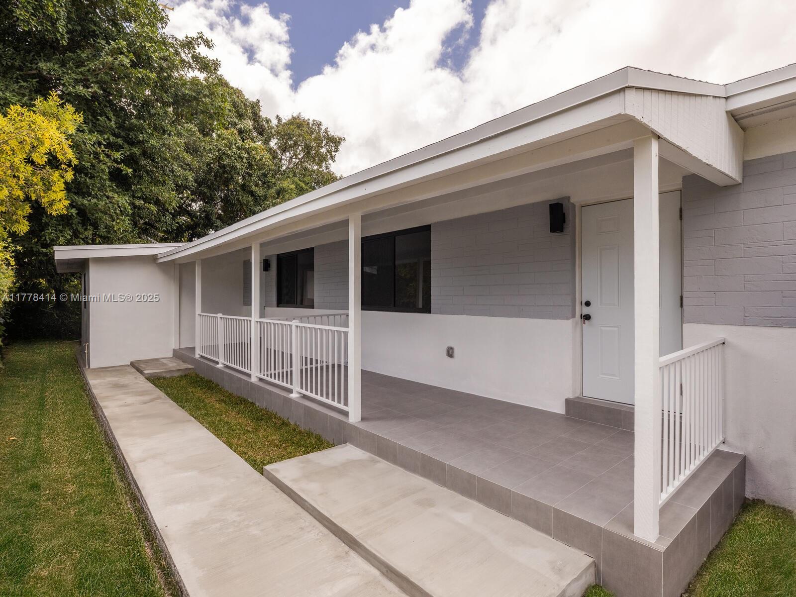 1320 NW 44th St