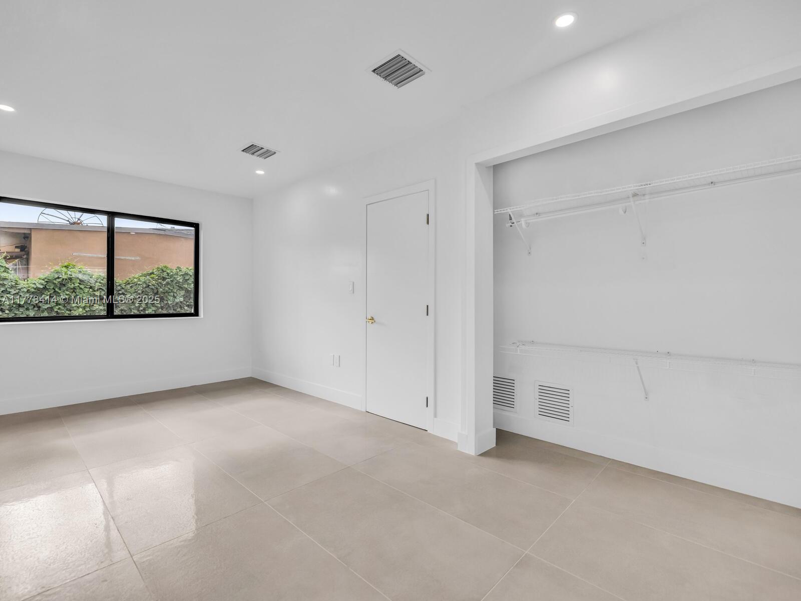 NORTH MIAMI ESTS - Residential Income
