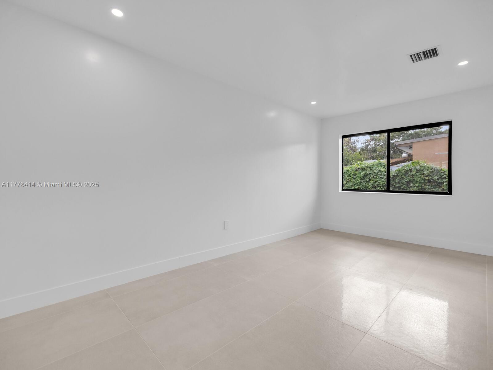 NORTH MIAMI ESTS - Residential Income