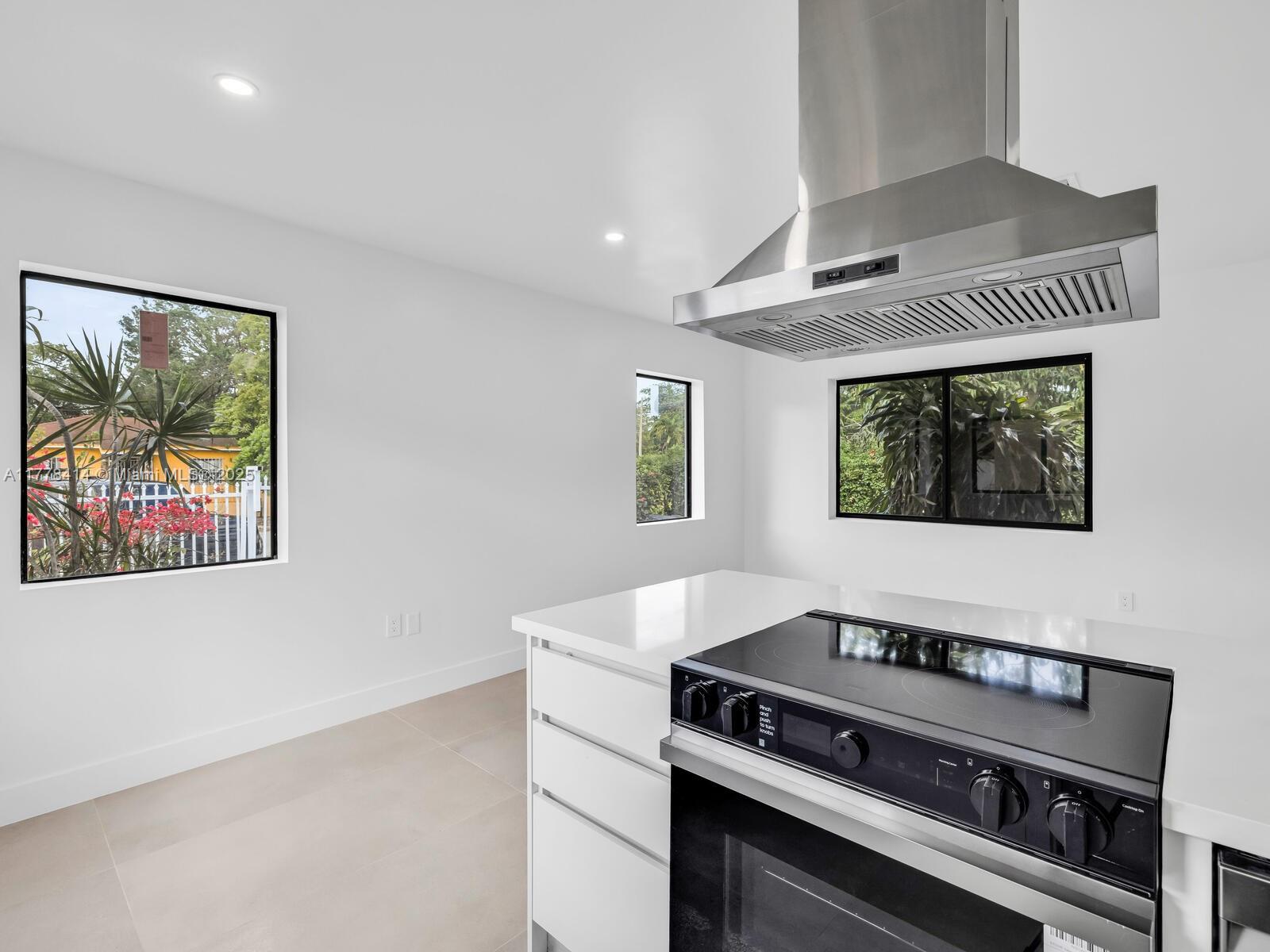 NORTH MIAMI ESTS - Residential Income