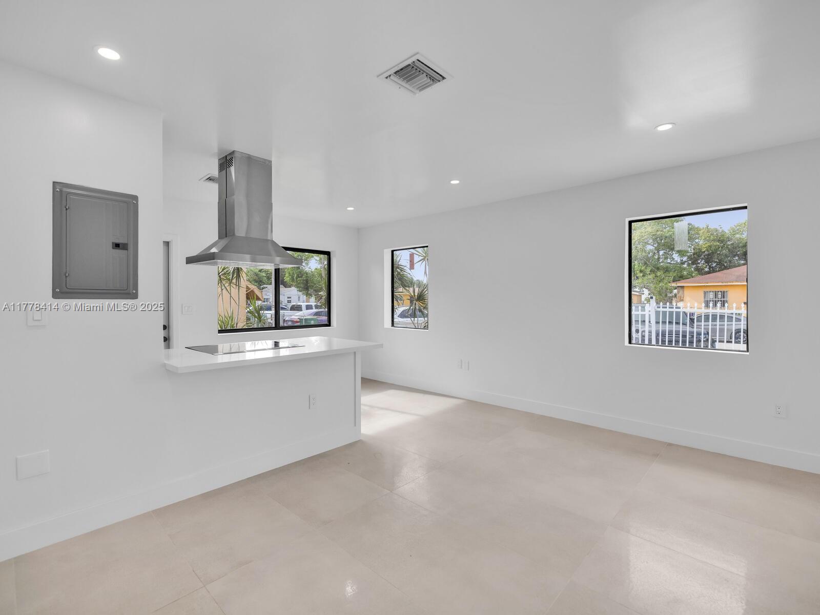 NORTH MIAMI ESTS - Residential Income