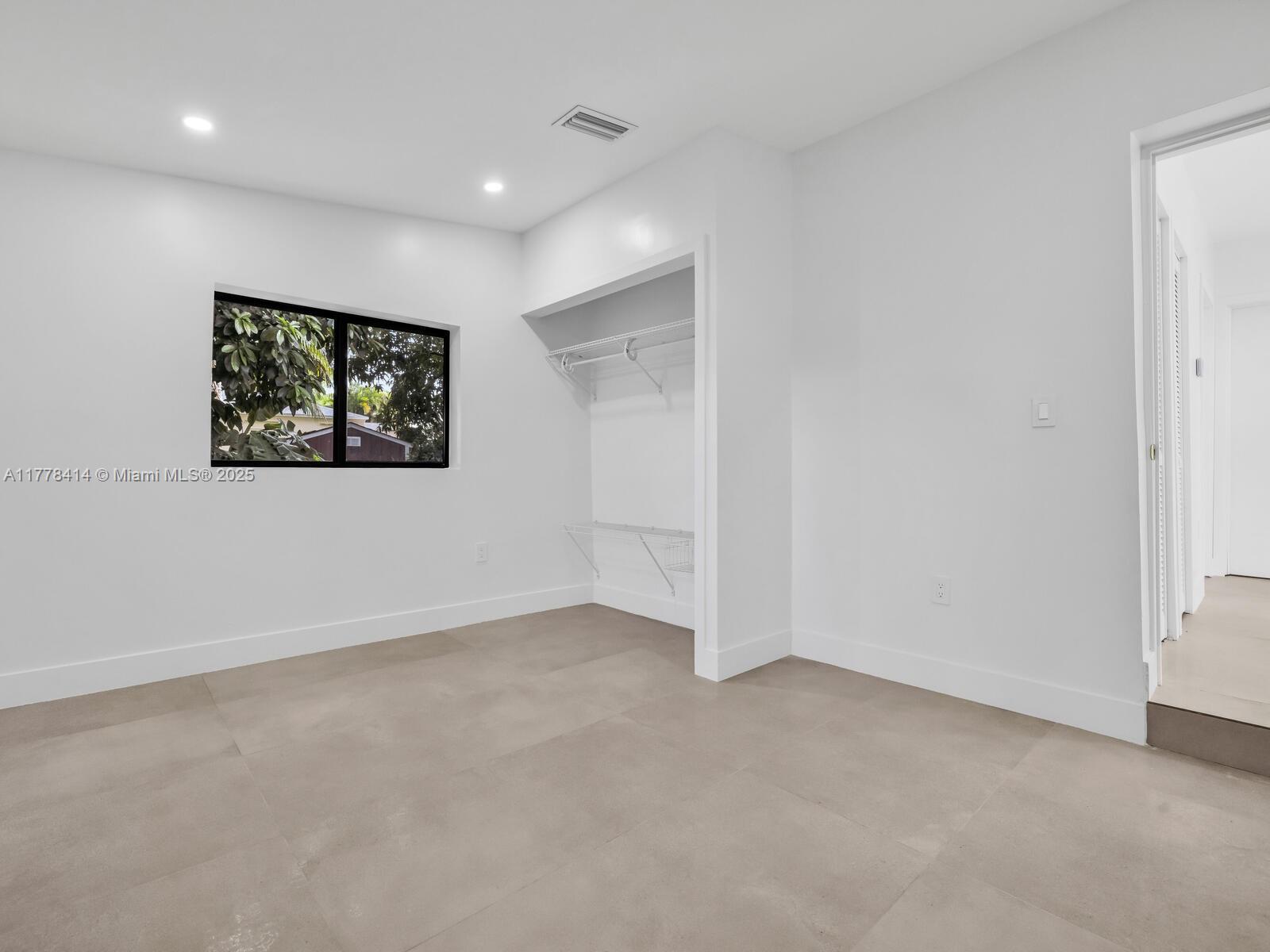 NORTH MIAMI ESTS - Residential Income