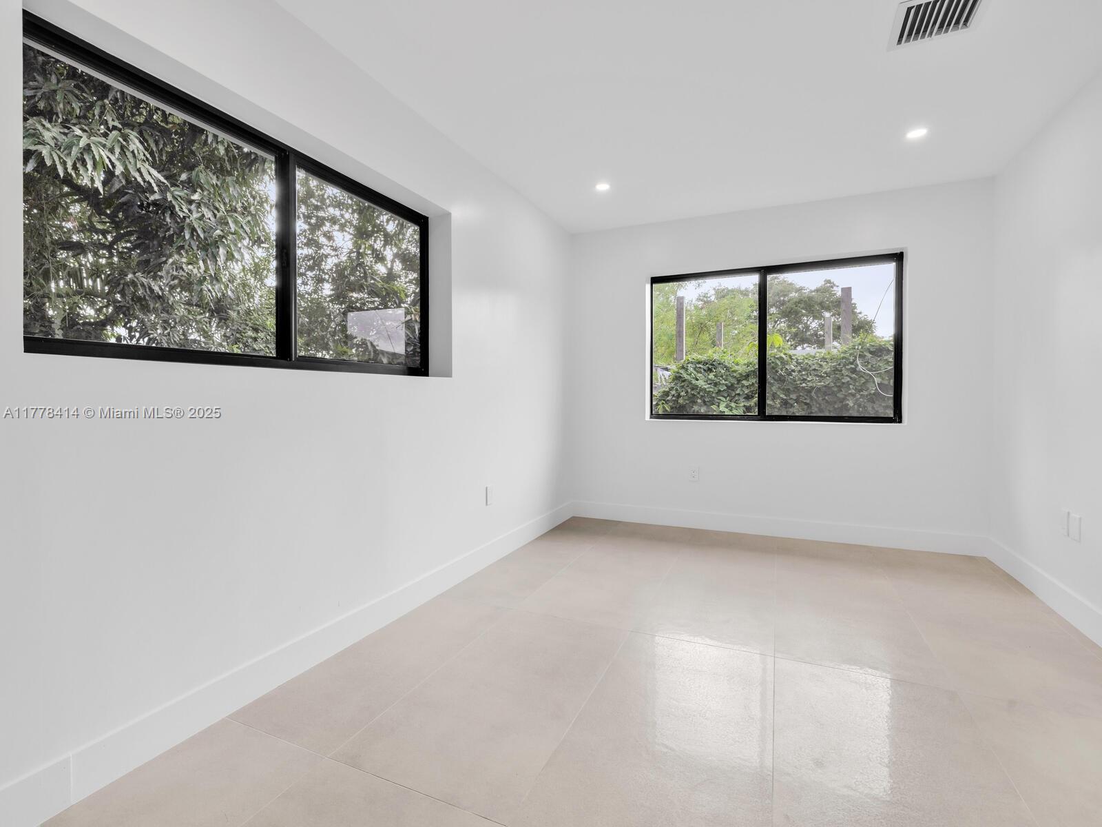 NORTH MIAMI ESTS - Residential Income