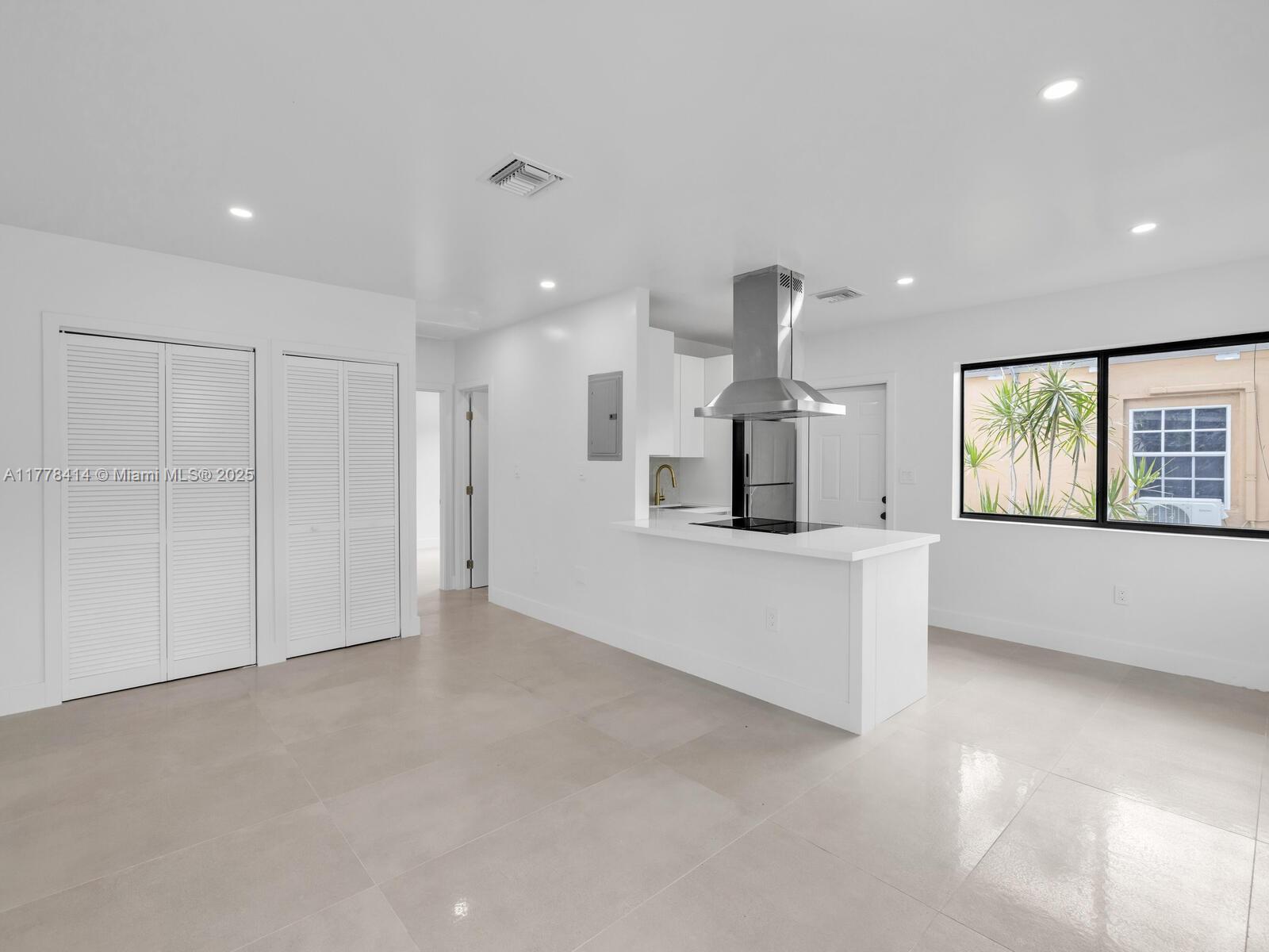 NORTH MIAMI ESTS - Residential Income