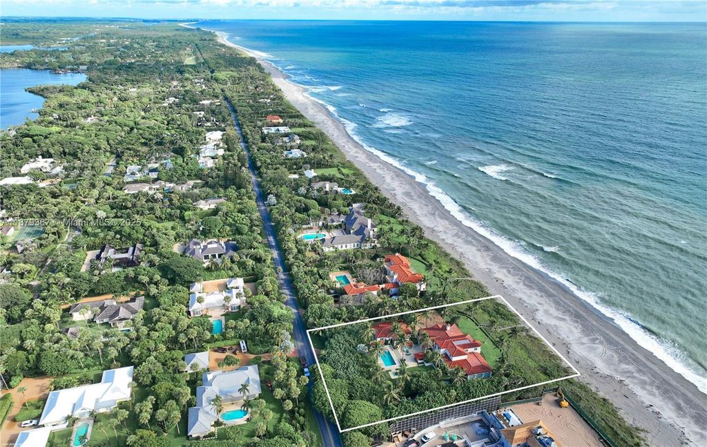 Photo of 183 S Beach Rd, Jupiter Island, FL 33455 (MLS # A11879367)