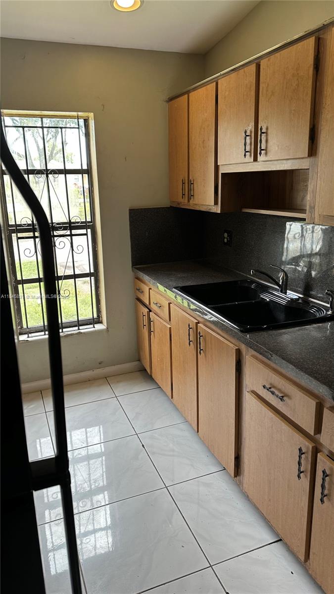 LESLIE ESTATES SEC FIVE - Residential