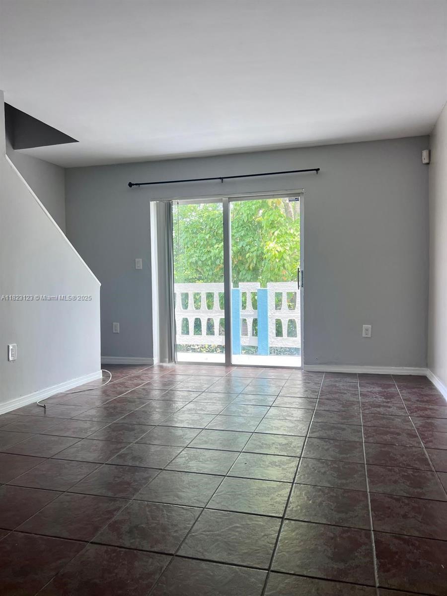 7820 Ne Bayshore Ct 210, Miami, Broward County, Florida - 1 Bedrooms  
2 Bathrooms - 