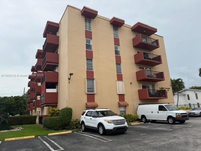 This well-maintained 1-bedroom, 1-bathroom unit offers a fantastic opportunity to live just minutes from Miami International Airport. With 600 square feet of comfortable living space, the unit features a spacious layout and has been kept in excellent condition. Enjoy the convenience of a covered, assigned parking space and easy access to major highways, shopping, dining, and public transportation.
