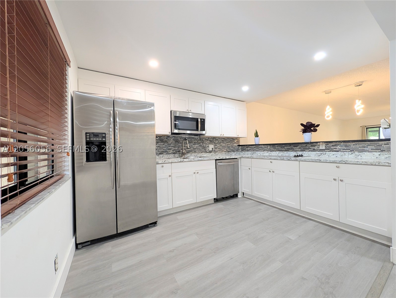 310 Lakeview Dr 105