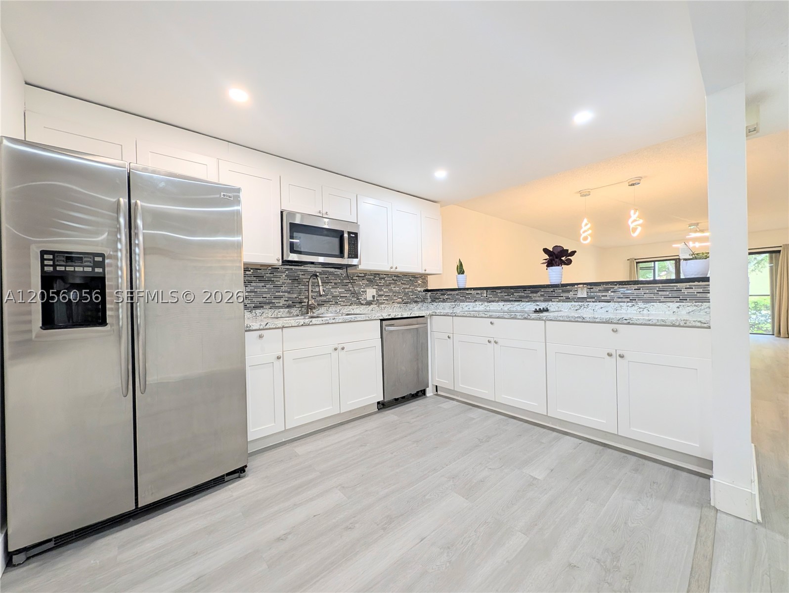 310 Lakeview Dr 105