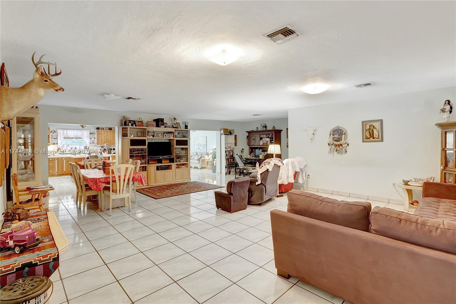 9299 Jamaica Dr