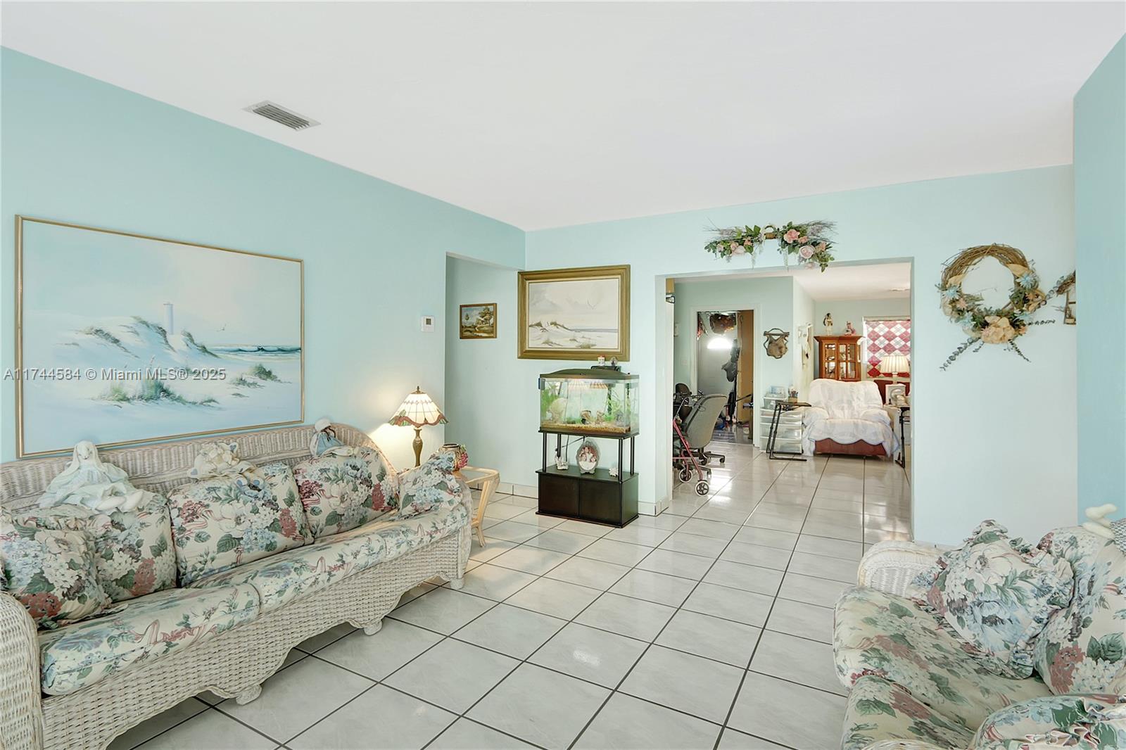 9299 Jamaica Dr