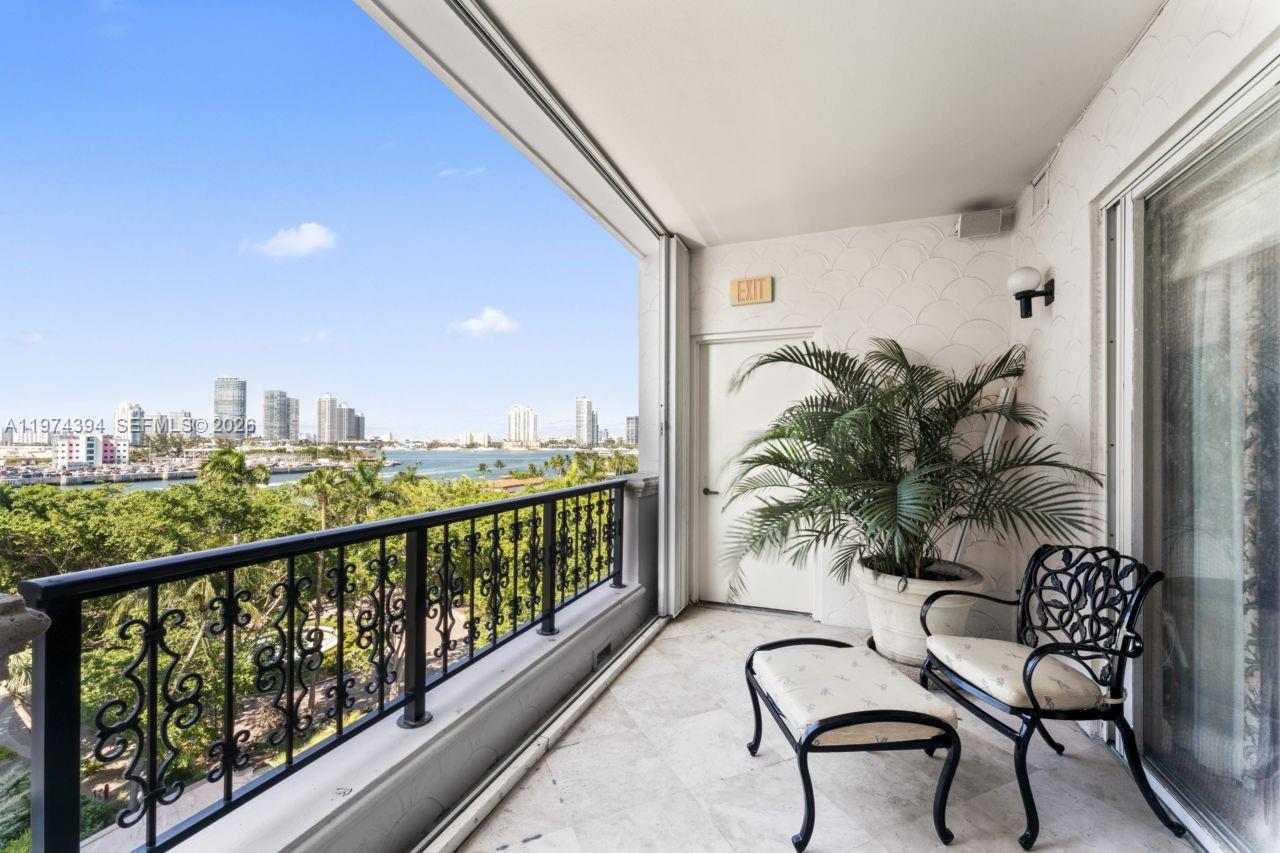 BAYVIEW FISHER ISL CONDO - Residential