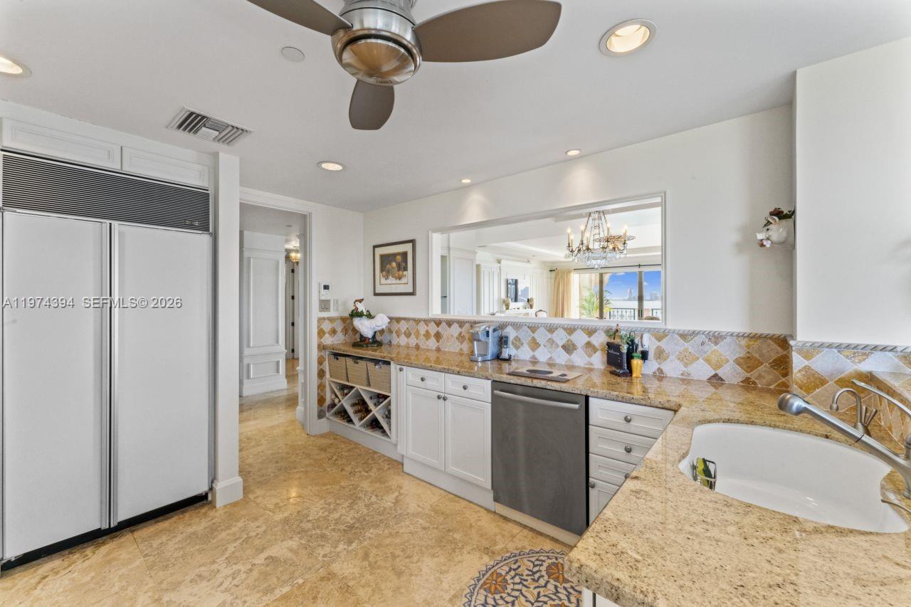 BAYVIEW FISHER ISL CONDO - Residential