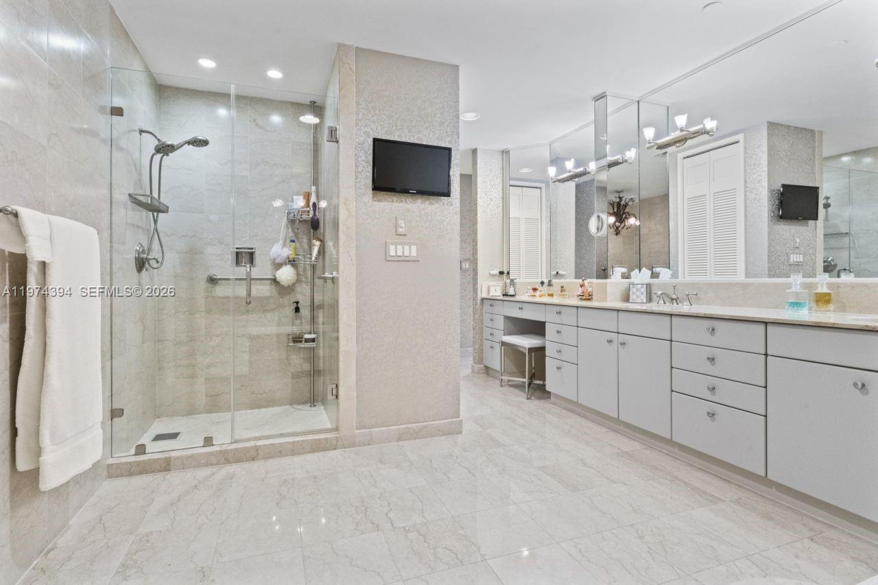 BAYVIEW FISHER ISL CONDO - Residential