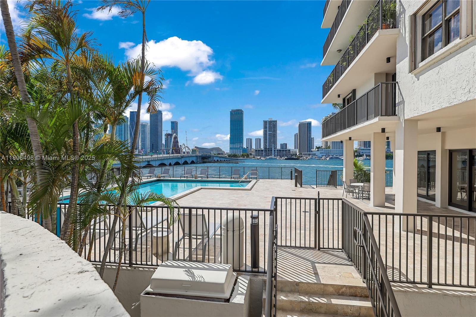 VENETIAN ISLE CONDO - Residential