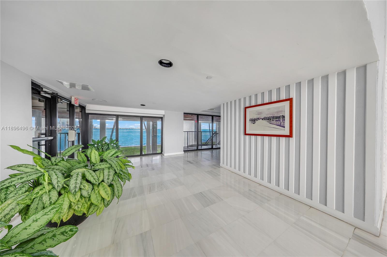 VENETIAN ISLE CONDO - Residential