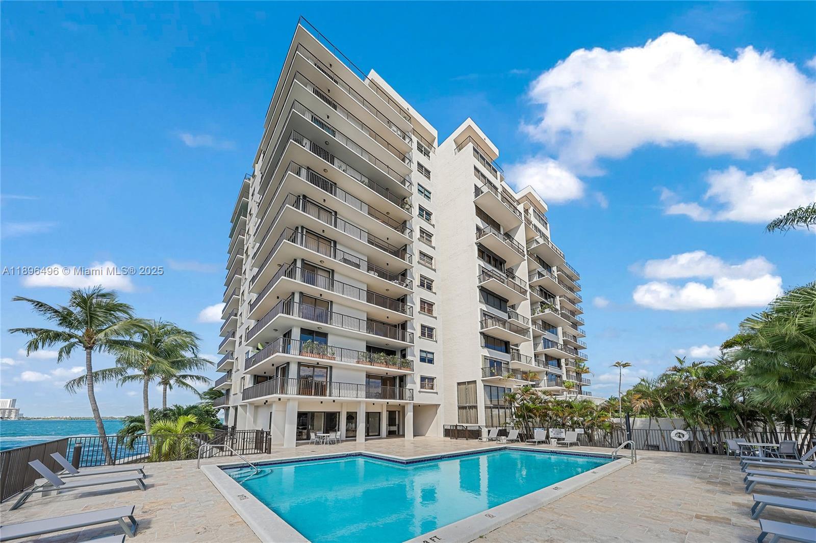 801 N Venetian Dr 903
