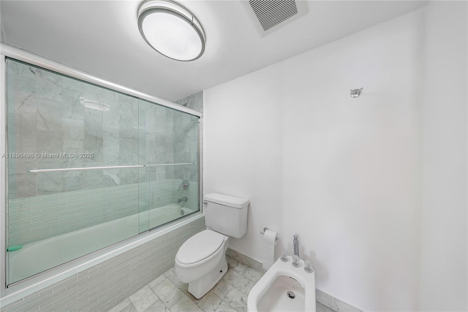 VENETIAN ISLE CONDO - Residential