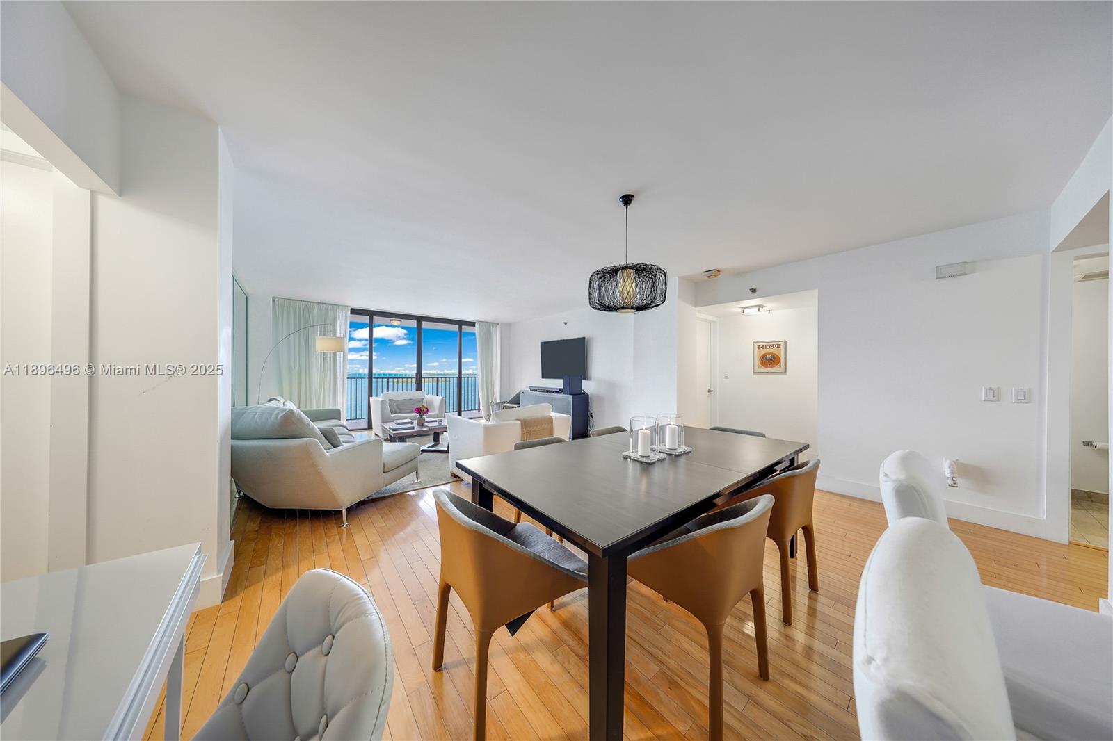 VENETIAN ISLE CONDO - Residential
