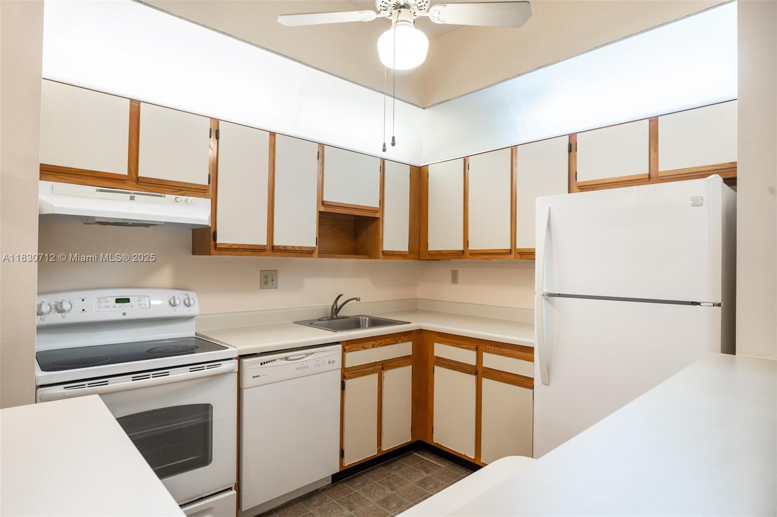 10869 W Clairmont Cir 209