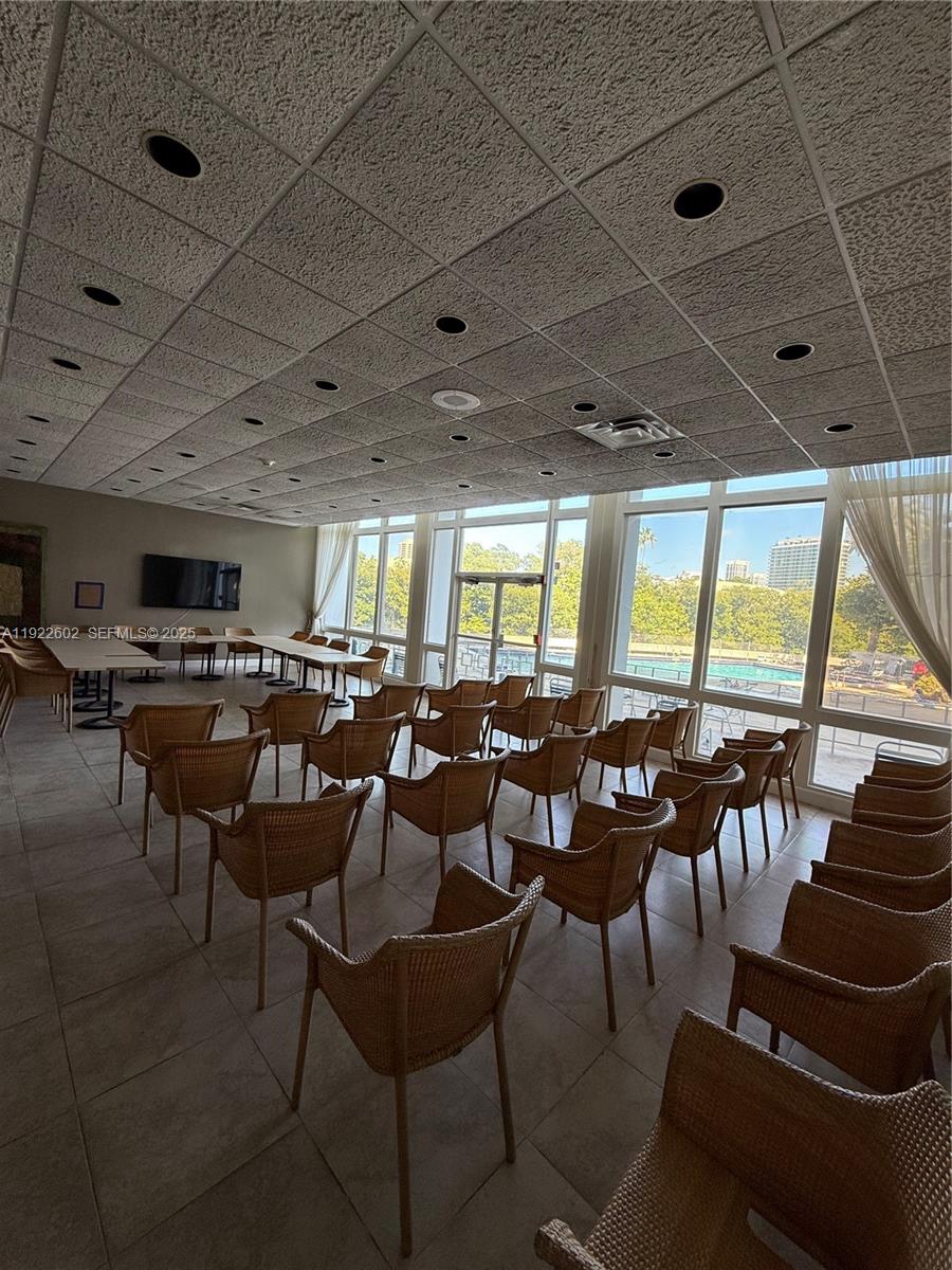 PARKVIEW POINT CONDO - Residential Lease