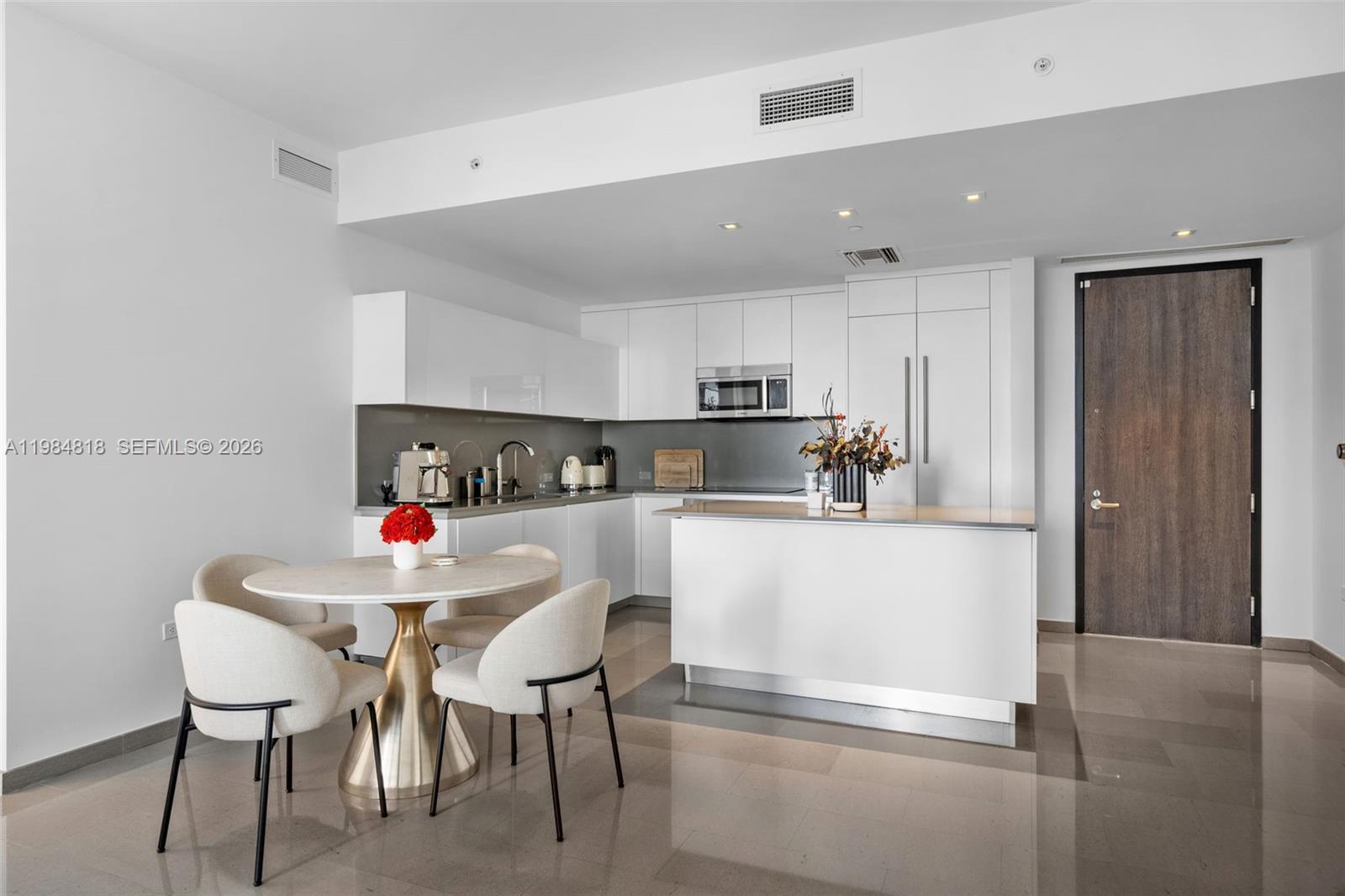 RISE CONDO - Residential