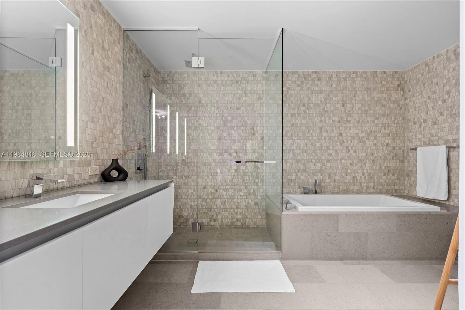 RISE CONDO - Residential