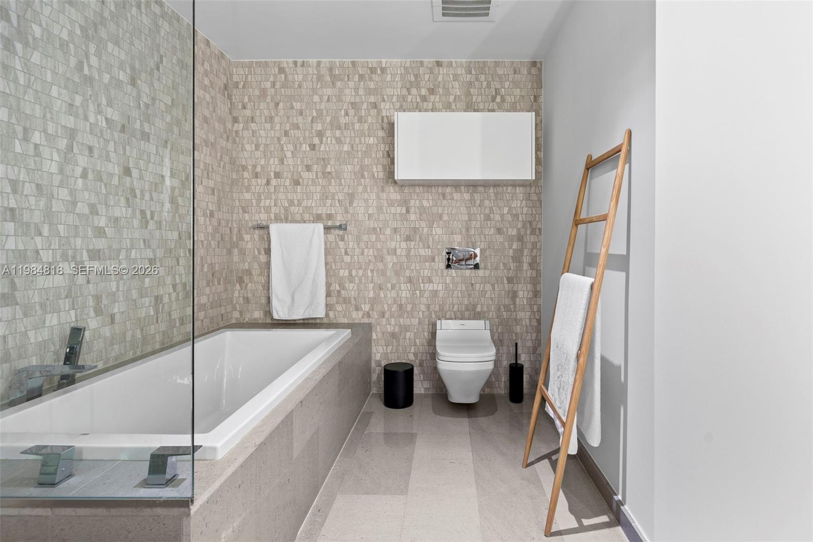 RISE CONDO - Residential